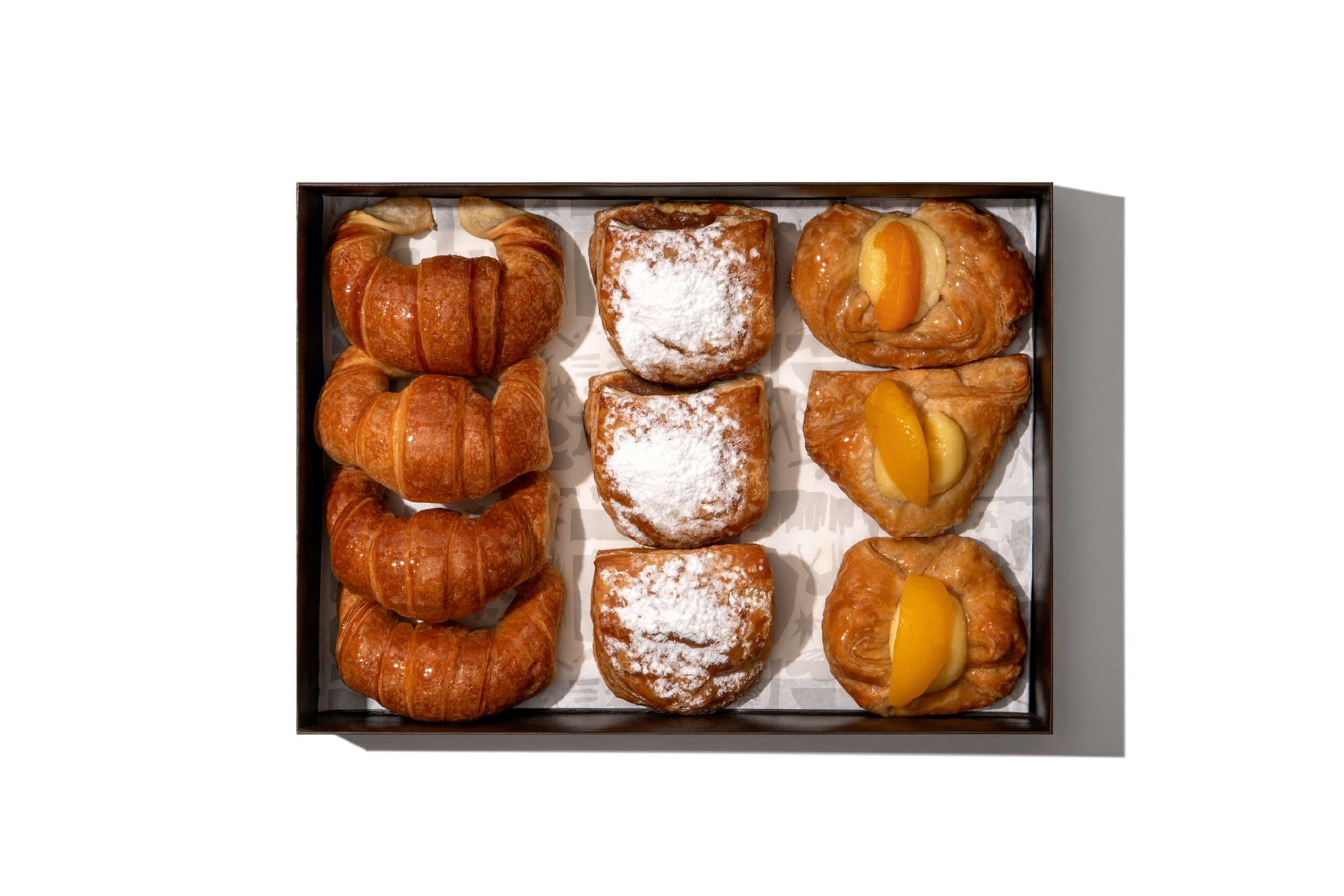 Caja de medialunas y facturas argentinas