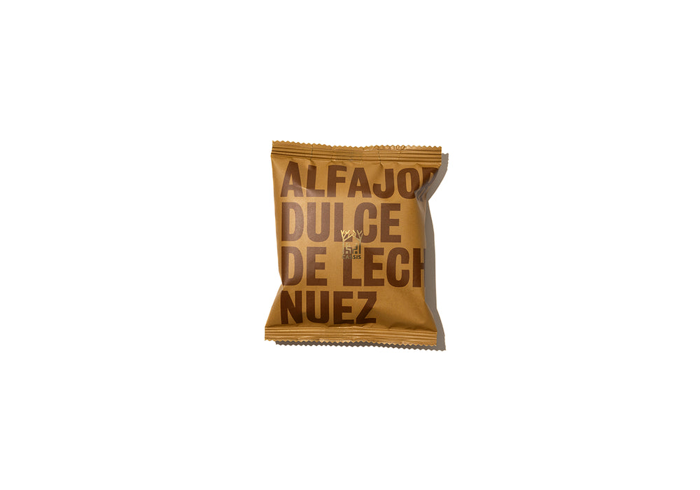 Alfajor blanco con dulce de leche y nuez